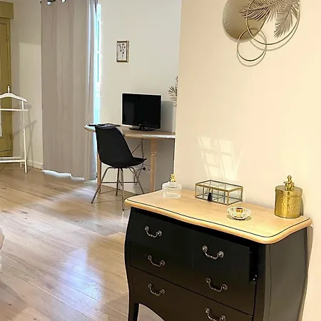 Junior Layon - Maison Bossoreil 3*